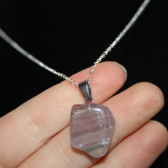Beautiful natural stone NWoT necklace silver chain